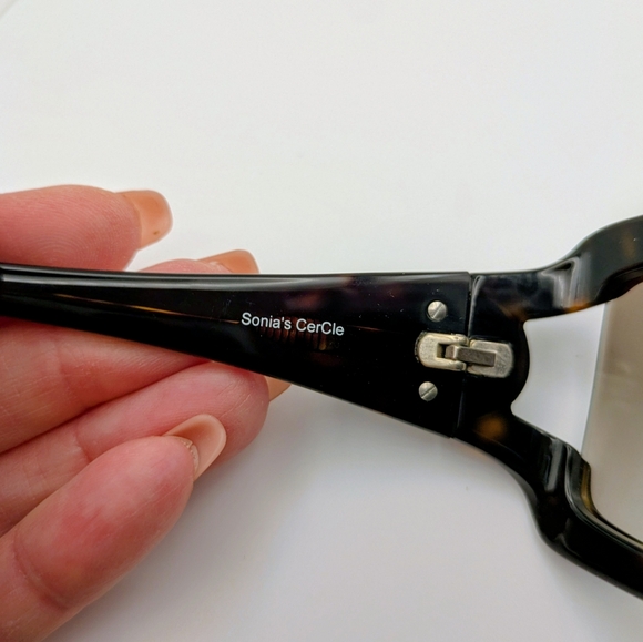 Stylish Tortoise Shell Sunglasses - Picture 6 of 6